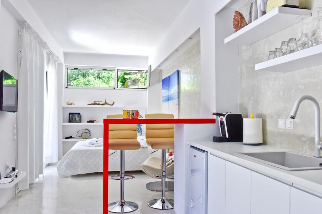 Mavres Luxury Studio room 5